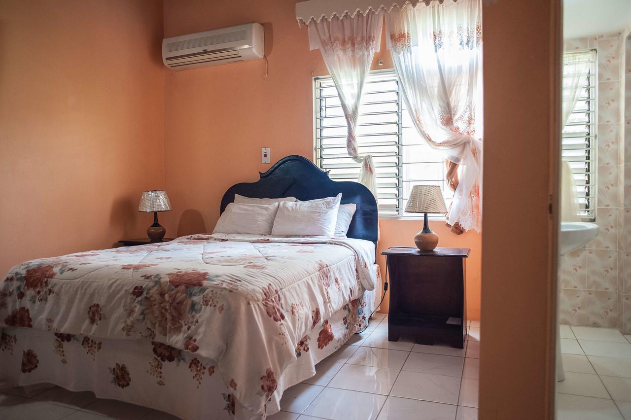 Diamond Villa Guest House Montego Bay Zewnętrze zdjęcie